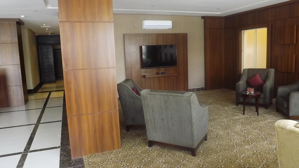 Baron Palace - Almasif Hotel Apartments Rijad Zewnętrze zdjęcie