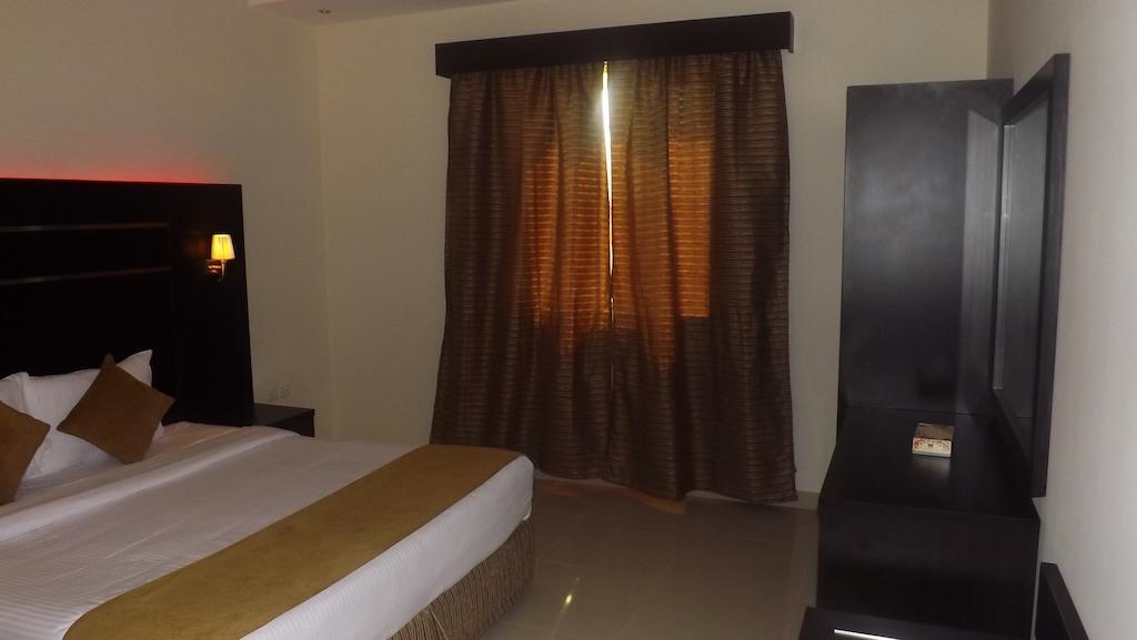 Baron Palace - Almasif Hotel Apartments Rijad Zewnętrze zdjęcie