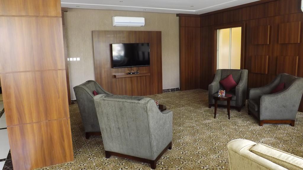 Baron Palace - Almasif Hotel Apartments Rijad Zewnętrze zdjęcie