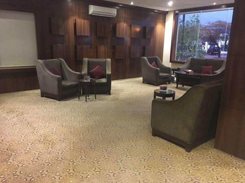 Baron Palace - Almasif Hotel Apartments Rijad Zewnętrze zdjęcie